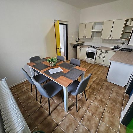 Hotel Squash Centrum Prievidza Kamer foto