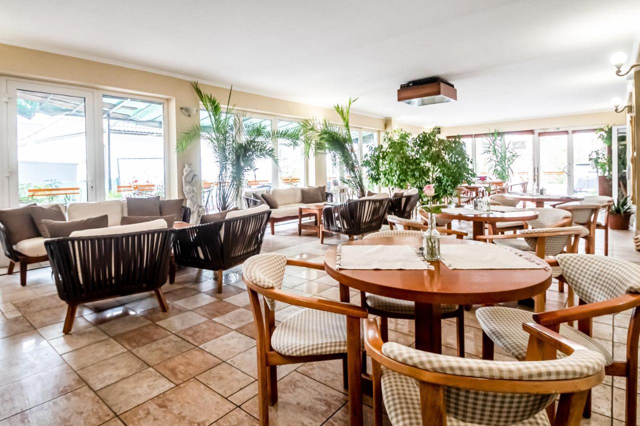 Hotel Squash Centrum Prievidza Buitenkant foto