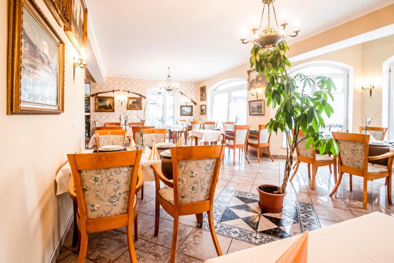 Hotel Squash Centrum Prievidza Buitenkant foto