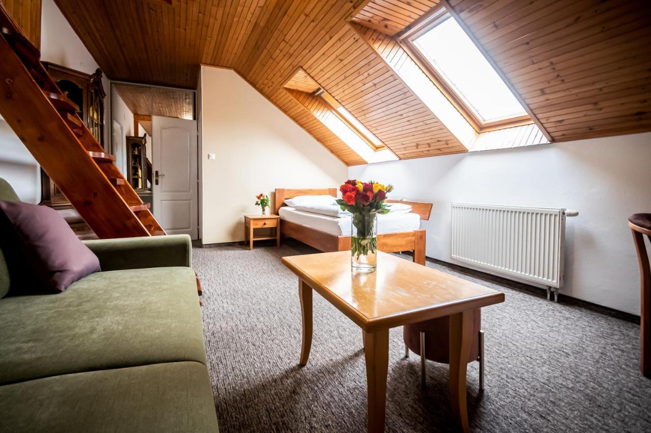 Hotel Squash Centrum Prievidza Buitenkant foto