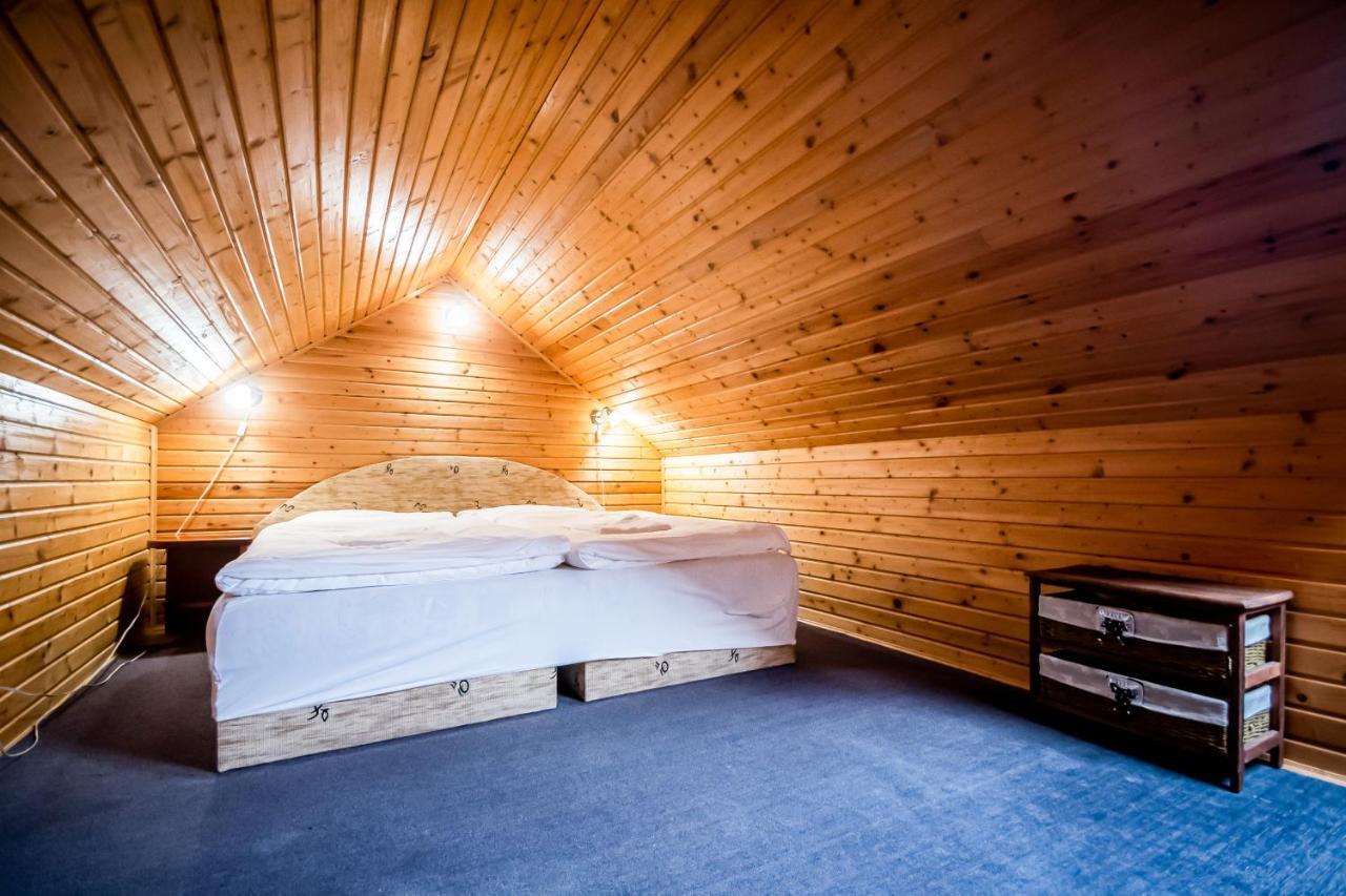 Hotel Squash Centrum Prievidza Buitenkant foto