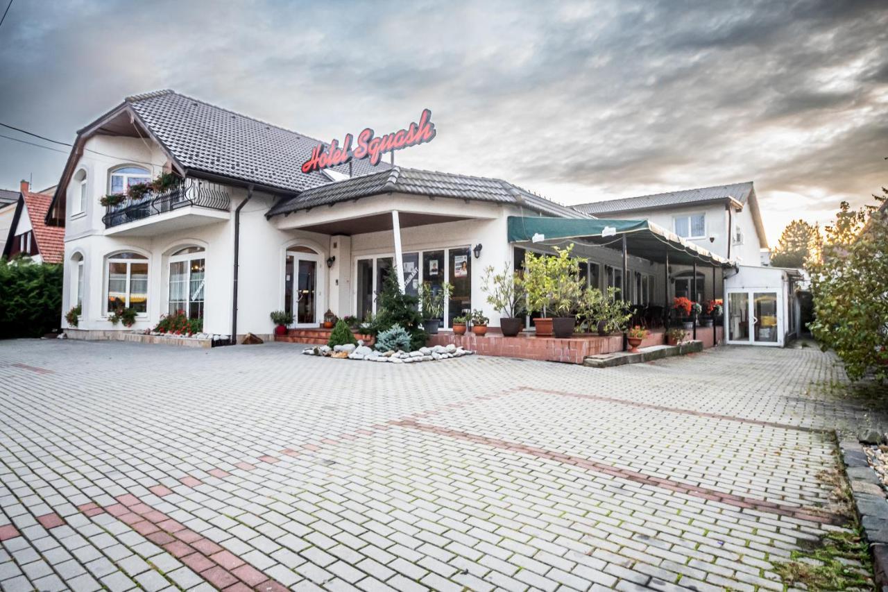 Hotel Squash Centrum Prievidza Buitenkant foto