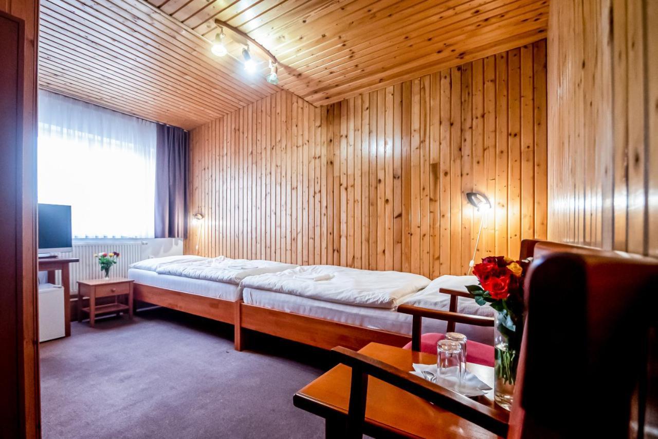 Hotel Squash Centrum Prievidza Buitenkant foto