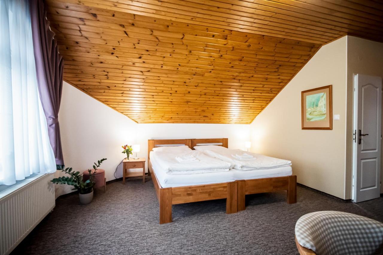 Hotel Squash Centrum Prievidza Buitenkant foto