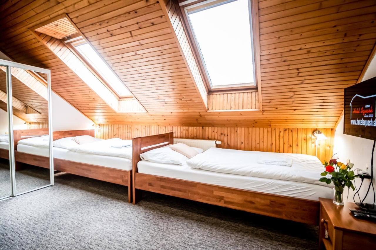 Hotel Squash Centrum Prievidza Buitenkant foto