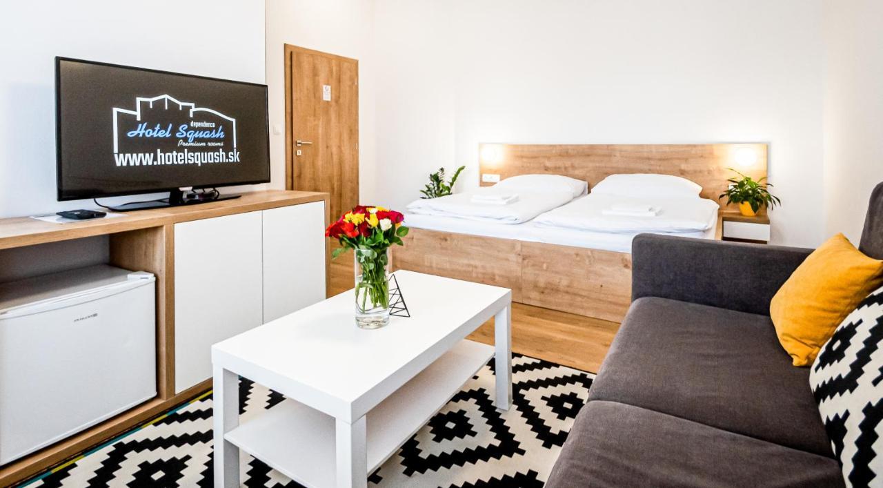Hotel Squash Centrum Prievidza Buitenkant foto