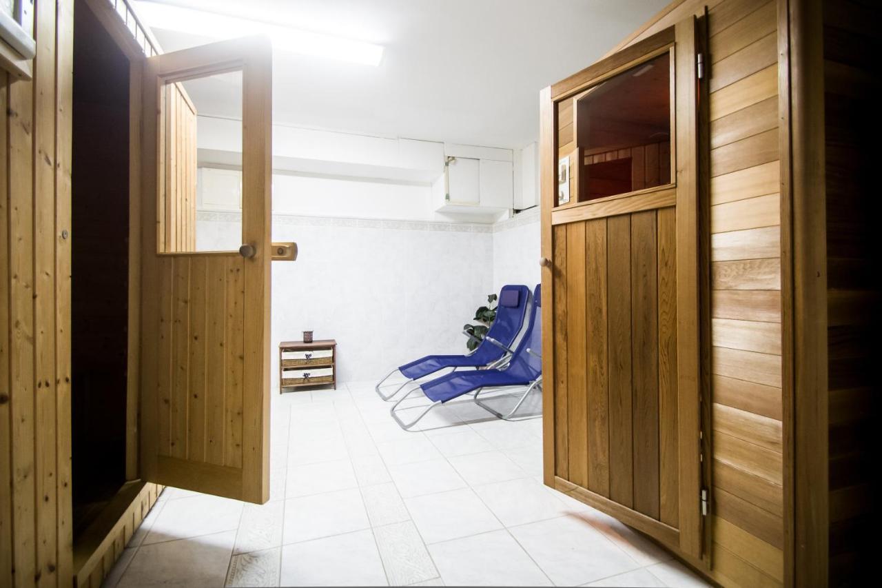 Hotel Squash Centrum Prievidza Buitenkant foto